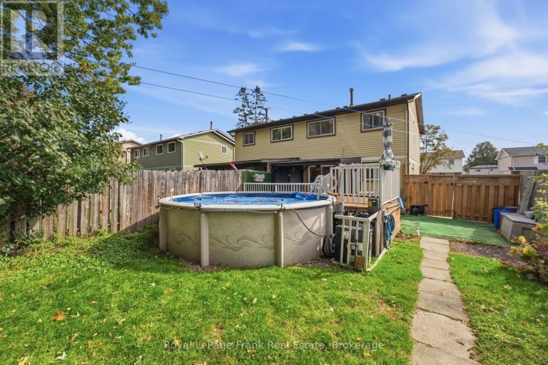 694 HILLCROFT STREET, Oshawa (Eastdale), Ontario, L1G7H6
