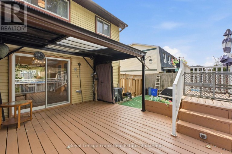 694 HILLCROFT STREET, Oshawa (Eastdale), Ontario, L1G7H6