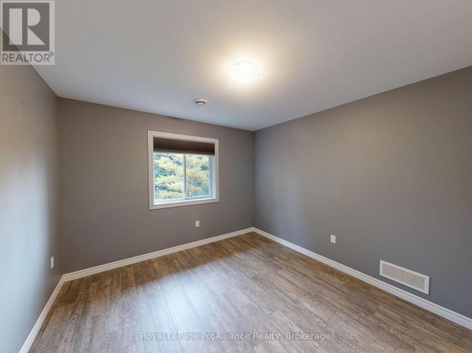 70 RIDGEWAY PLACE, Belleville (Belleville Ward), Ontario, K8P0E6