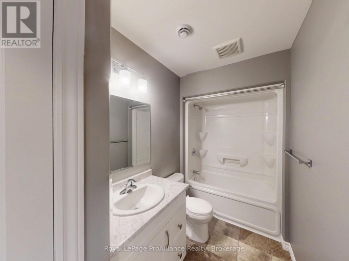 70 RIDGEWAY PLACE, Belleville (Belleville Ward), Ontario, K8P0E6