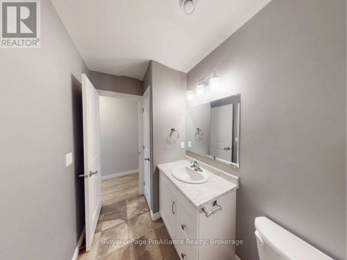 70 RIDGEWAY PLACE, Belleville (Belleville Ward), Ontario, K8P0E6