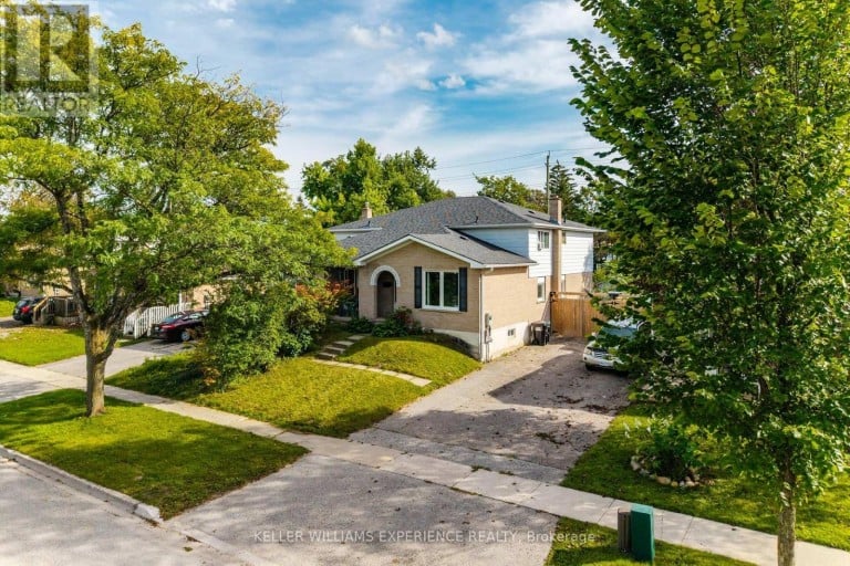 21 B COLLEGE CRESCENT, Barrie (Grove East), Ontario, L4M2W4