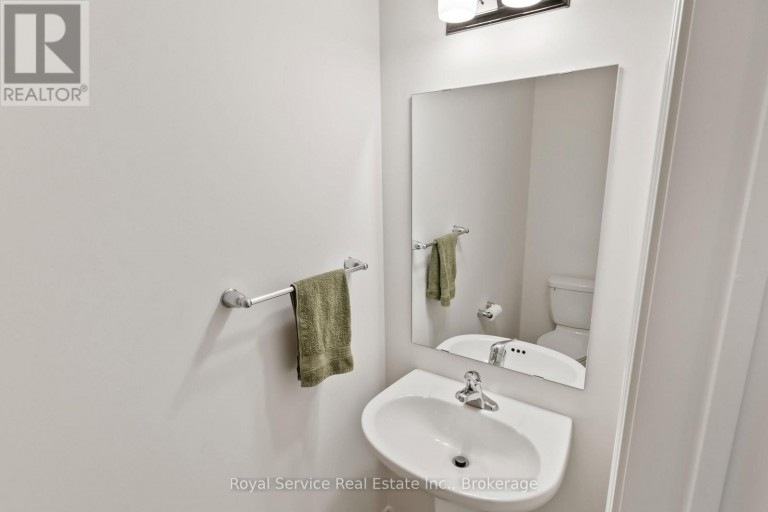 23 TABARET CRESCENT, Oshawa (Windfields), Ontario, L1L0G5