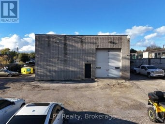 2 - 7 HARLECH COURT Markham (Aileen-Willowbrook) Ontario photo 2
