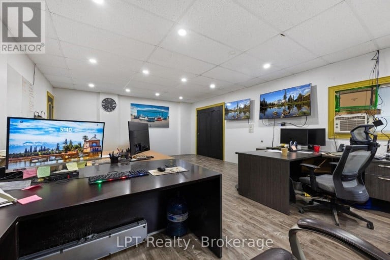 2 - 7 HARLECH COURT, Markham (Aileen-Willowbrook), Ontario, L3T6L5