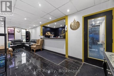 2 - 7 HARLECH COURT Markham (Aileen-Willowbrook) Ontario photo 4