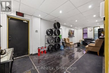 2 - 7 HARLECH COURT Markham (Aileen-Willowbrook) Ontario photo 5