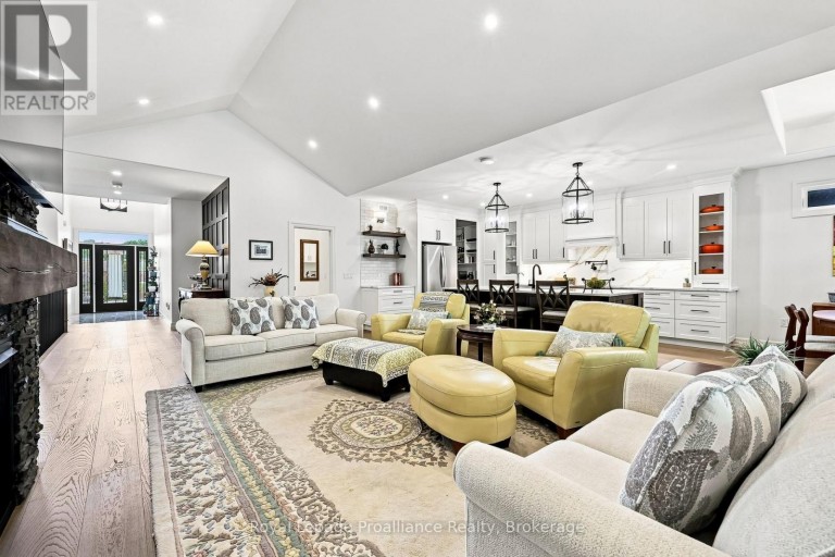 100 DEERVIEW DRIVE, Quinte West (Murray Ward), Ontario, K8V0L9