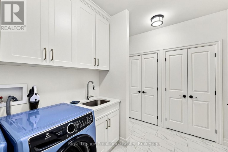 100 DEERVIEW DRIVE, Quinte West (Murray Ward), Ontario, K8V0L9