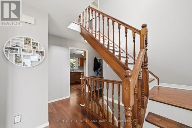 8 ROBIN STREET North Middlesex (Ailsa Craig) Ontario photo 10