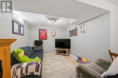 8 ROBIN STREET North Middlesex (Ailsa Craig) Ontario photo 29