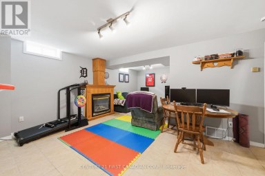 8 ROBIN STREET North Middlesex (Ailsa Craig) Ontario photo 31