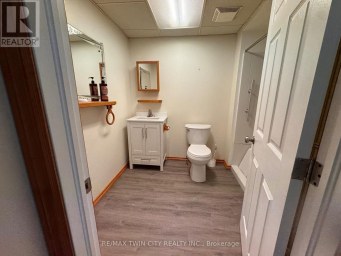 D - 777 JAMES STREET Norfolk (Delhi) Ontario photo 12