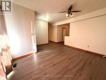 D - 777 JAMES STREET Norfolk (Delhi) Ontario photo 5