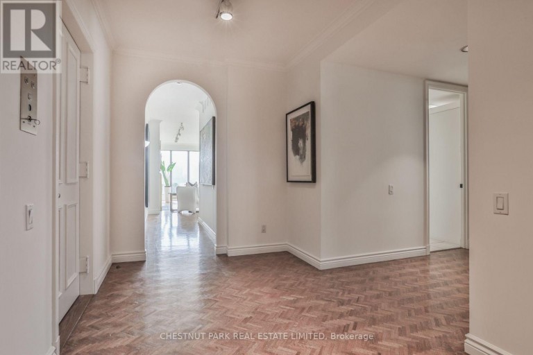 805 - 70 ROSEHILL AVENUE, Toronto (Rosedale-Moore Park), Ontario, M4T2W7