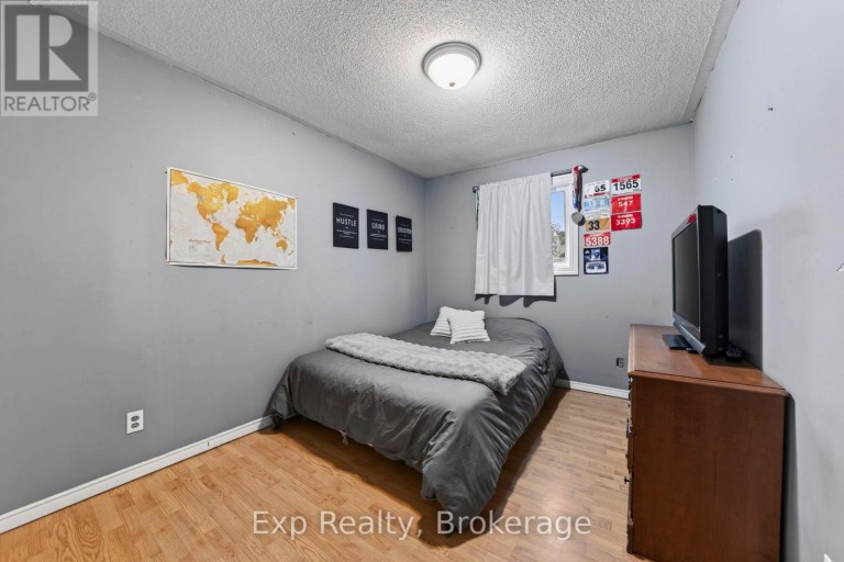 4 HARBOURVIEW CRESCENT, Prince Edward County (Wellington Ward), Ontario, K0K3L0