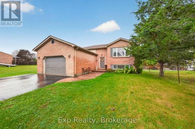 4 HARBOURVIEW CRESCENT Prince Edward County (Wellington Ward) Ontario photo 2