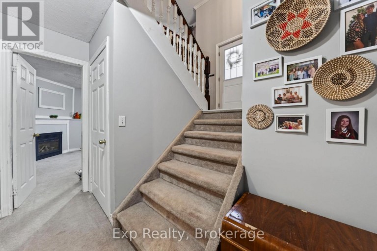 4 HARBOURVIEW CRESCENT, Prince Edward County (Wellington Ward), Ontario, K0K3L0