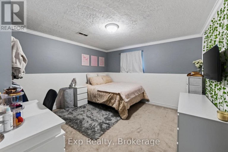 4 HARBOURVIEW CRESCENT, Prince Edward County (Wellington Ward), Ontario, K0K3L0