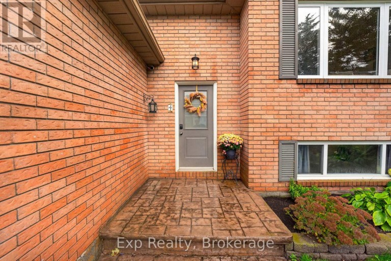 4 HARBOURVIEW CRESCENT, Prince Edward County (Wellington Ward), Ontario, K0K3L0