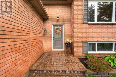 4 HARBOURVIEW CRESCENT Prince Edward County (Wellington Ward) Ontario photo 3