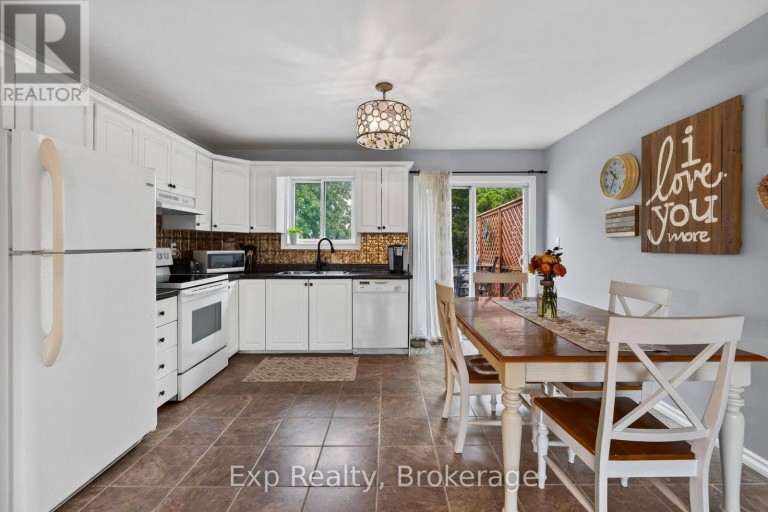 4 HARBOURVIEW CRESCENT, Prince Edward County (Wellington Ward), Ontario, K0K3L0