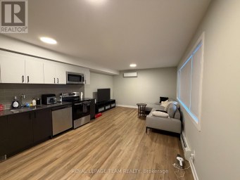 B06 - 1305 SUMMERVILLE AVENUE Ottawa Ontario photo 3