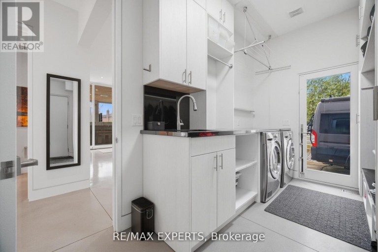 1527 GLENHILL CRESCENT, Mississauga (Lorne Park), Ontario, L5H3C4