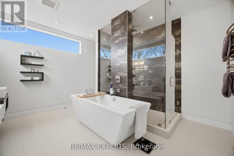 1527 GLENHILL CRESCENT, Mississauga (Lorne Park), Ontario, L5H3C4