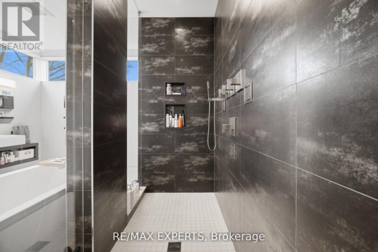 1527 GLENHILL CRESCENT, Mississauga (Lorne Park), Ontario, L5H3C4