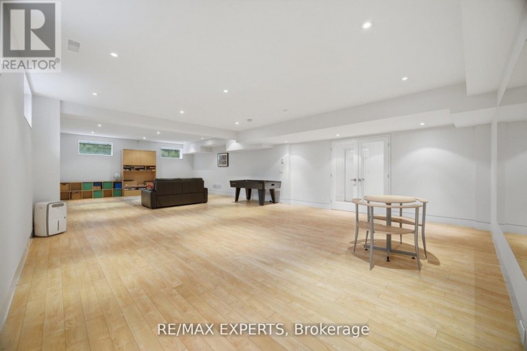 1527 GLENHILL CRESCENT, Mississauga (Lorne Park), Ontario, L5H3C4
