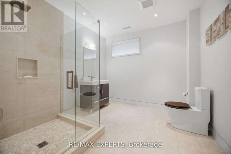 1527 GLENHILL CRESCENT, Mississauga (Lorne Park), Ontario, L5H3C4