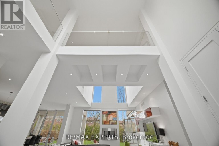 1527 GLENHILL CRESCENT, Mississauga (Lorne Park), Ontario, L5H3C4
