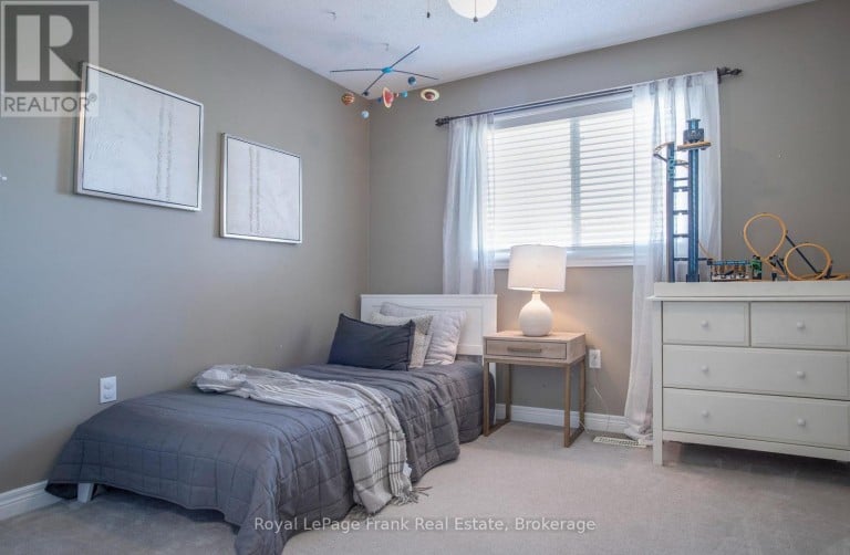 217 CORNISH DRIVE, Clarington (Courtice), Ontario, L1E3H4