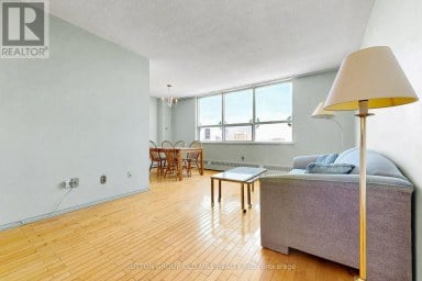 1901 - 5 PARKWAY FOREST DRIVE Toronto (Henry Farm) Ontario photo 4