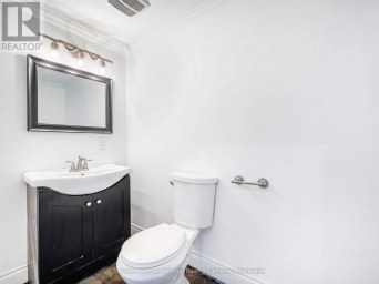 122 - 401 LOGAN AVENUE Toronto (South Riverdale) Ontario photo 6