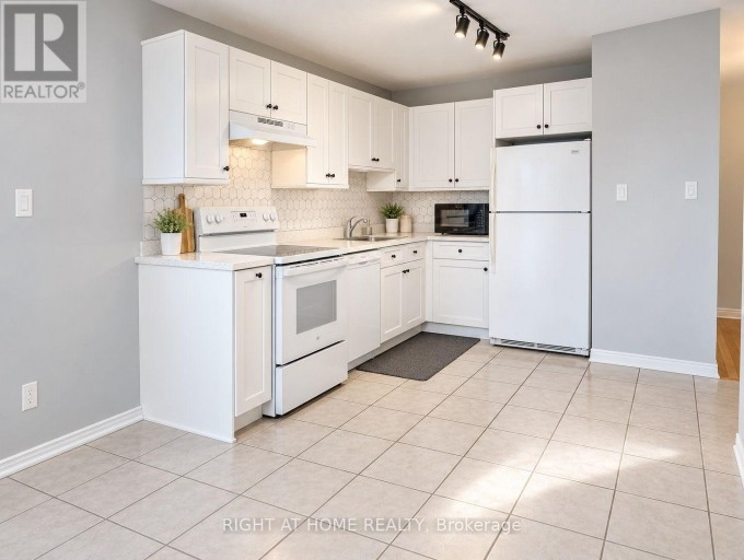 56 - 508 ESSA ROAD, Barrie (Holly), Ontario, L0M1A0