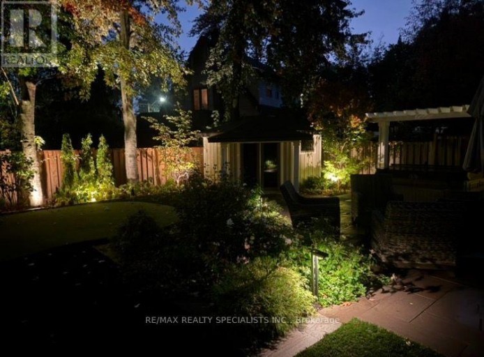 53 CUMBERLAND DRIVE, Mississauga (Port Credit), Ontario, L5G3N1