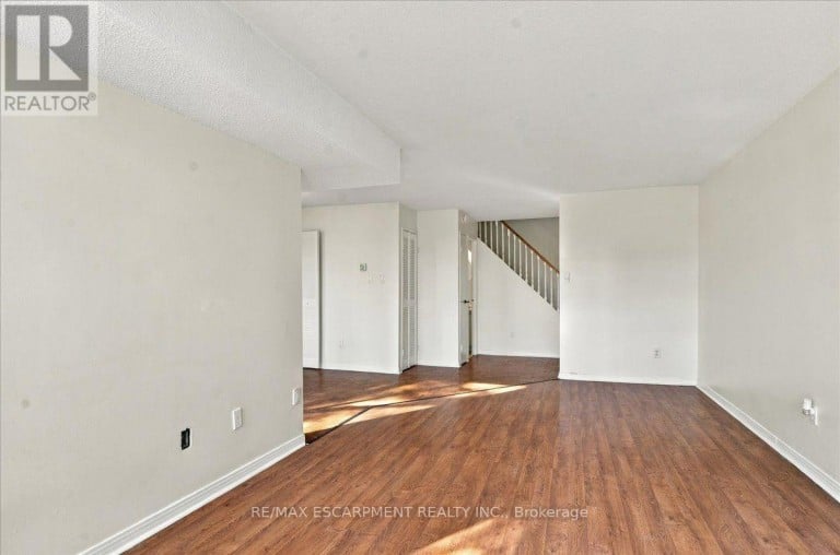 322 - 1300 MARLBOROUGH COURT, Oakville (FA Falgarwood), Ontario, L6H2S2