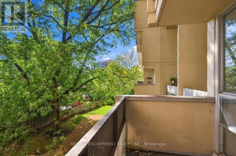 322 - 1300 MARLBOROUGH COURT, Oakville (FA Falgarwood), Ontario, L6H2S2