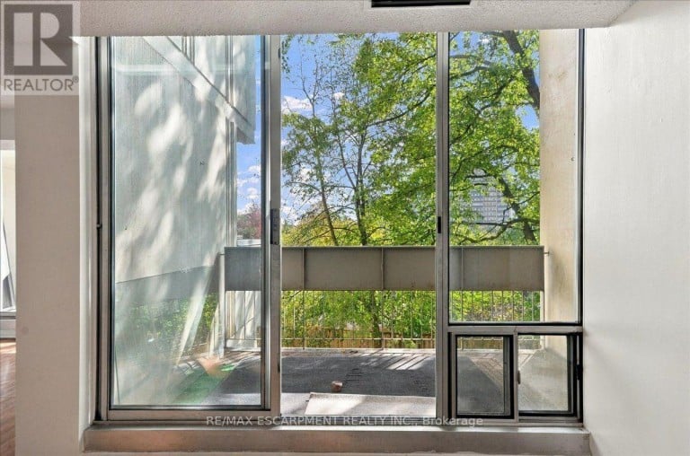 322 - 1300 MARLBOROUGH COURT, Oakville (FA Falgarwood), Ontario, L6H2S2