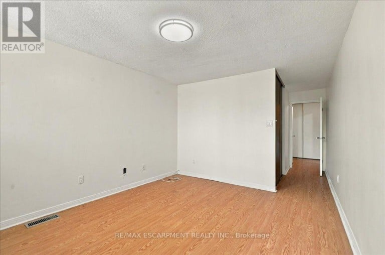 322 - 1300 MARLBOROUGH COURT, Oakville (FA Falgarwood), Ontario, L6H2S2
