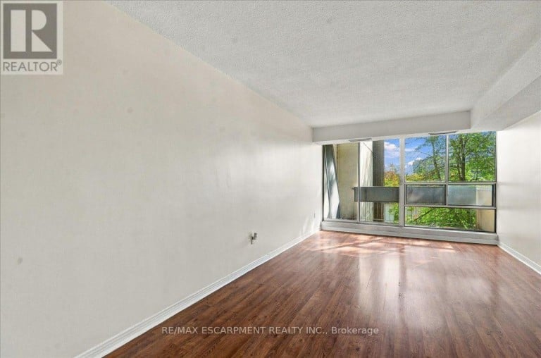 322 - 1300 MARLBOROUGH COURT, Oakville (FA Falgarwood), Ontario, L6H2S2