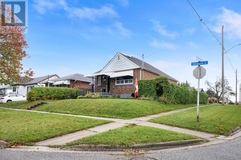 312 GIBBONS STREET, Oshawa (McLaughlin), Ontario, L1J4Y8