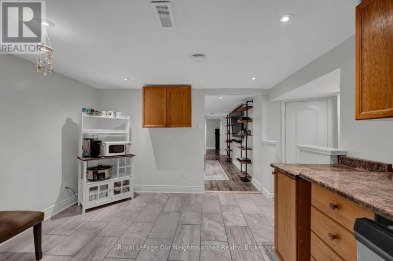 312 GIBBONS STREET, Oshawa (McLaughlin), Ontario, L1J4Y8