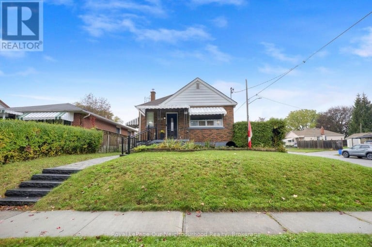 312 GIBBONS STREET, Oshawa (McLaughlin), Ontario, L1J4Y8