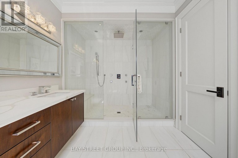 168 HIGHGATE AVENUE, Toronto (Willowdale East), Ontario, M2N5H1