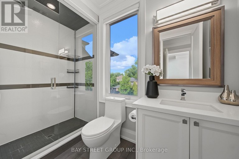 168 HIGHGATE AVENUE, Toronto (Willowdale East), Ontario, M2N5H1