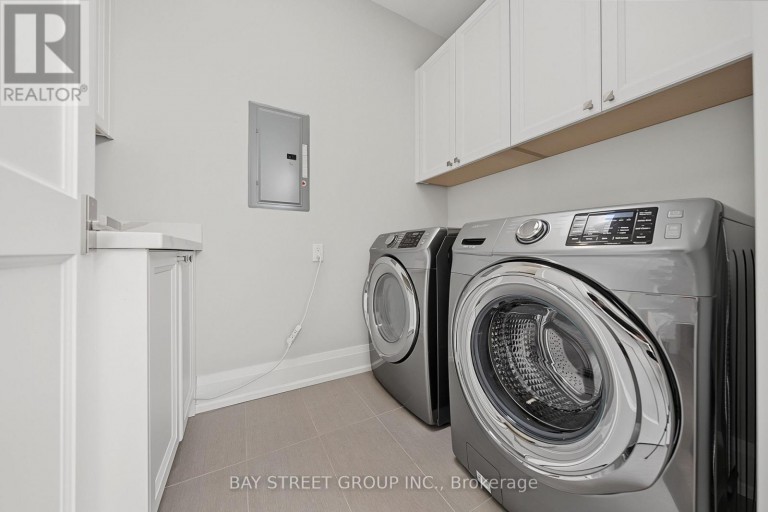 168 HIGHGATE AVENUE, Toronto (Willowdale East), Ontario, M2N5H1