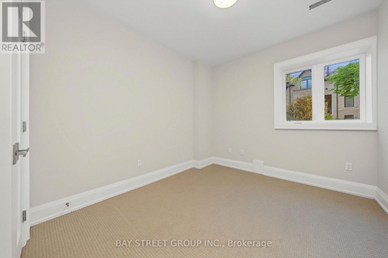 168 HIGHGATE AVENUE, Toronto (Willowdale East), Ontario, M2N5H1